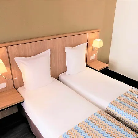 Hotel Logis La Caravelle 3*