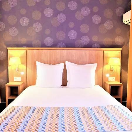 Logis La Caravelle Hotel 3*