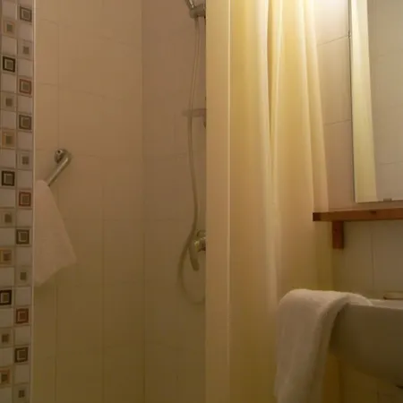 Hotel Logis La Caravelle 3*