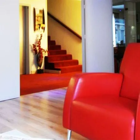 Logis La Caravelle 3* טולוז