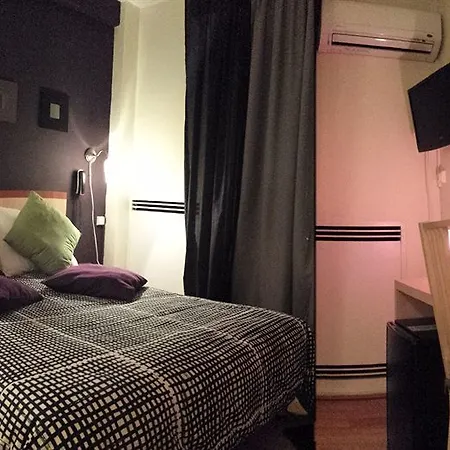 מלון Logis La Caravelle 3*