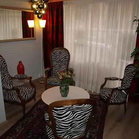 Logis La Caravelle מלון 3*