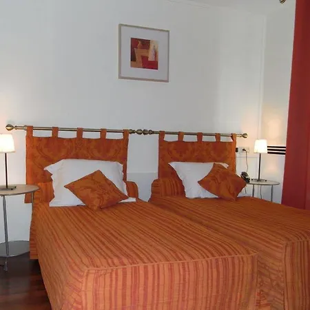 מלון Logis La Caravelle 3*