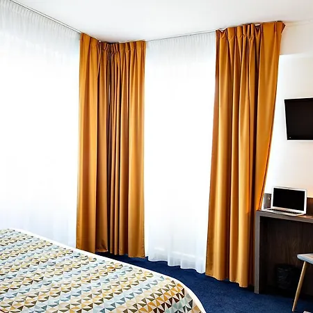 מלון Logis La Caravelle 3*