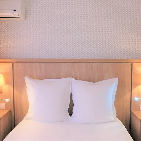 Logis La Caravelle 3* טולוז