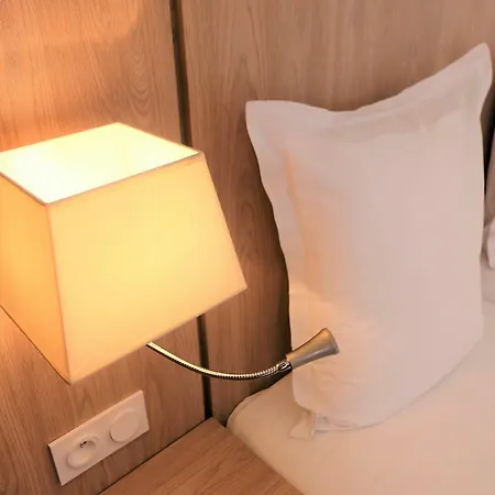 Logis La Caravelle 3* טולוז
